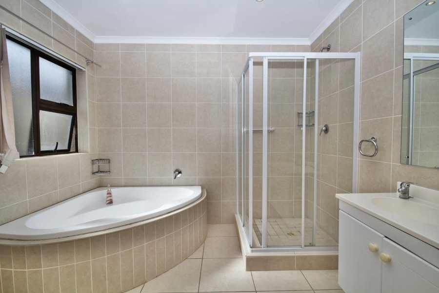 4 Bedroom Property for Sale in Plattekloof Western Cape